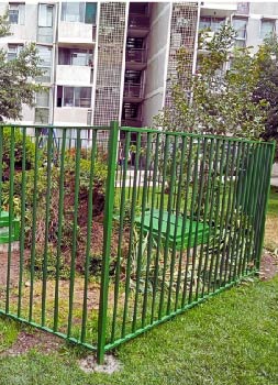paños de reja en edificio paños de reja edificio verde